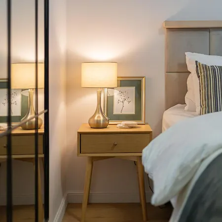 Veronica Micle- Quiet And Cozy Near Piata Victoriei Apartment